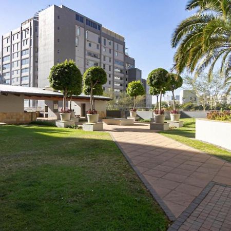 Stunning Apartment In Sandton Central Johannesburg Exterior photo